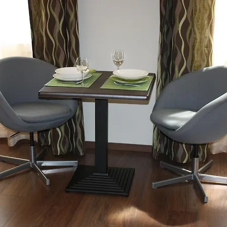 アパート Walton Prime