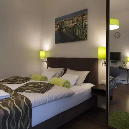 アパート Walton Prime *